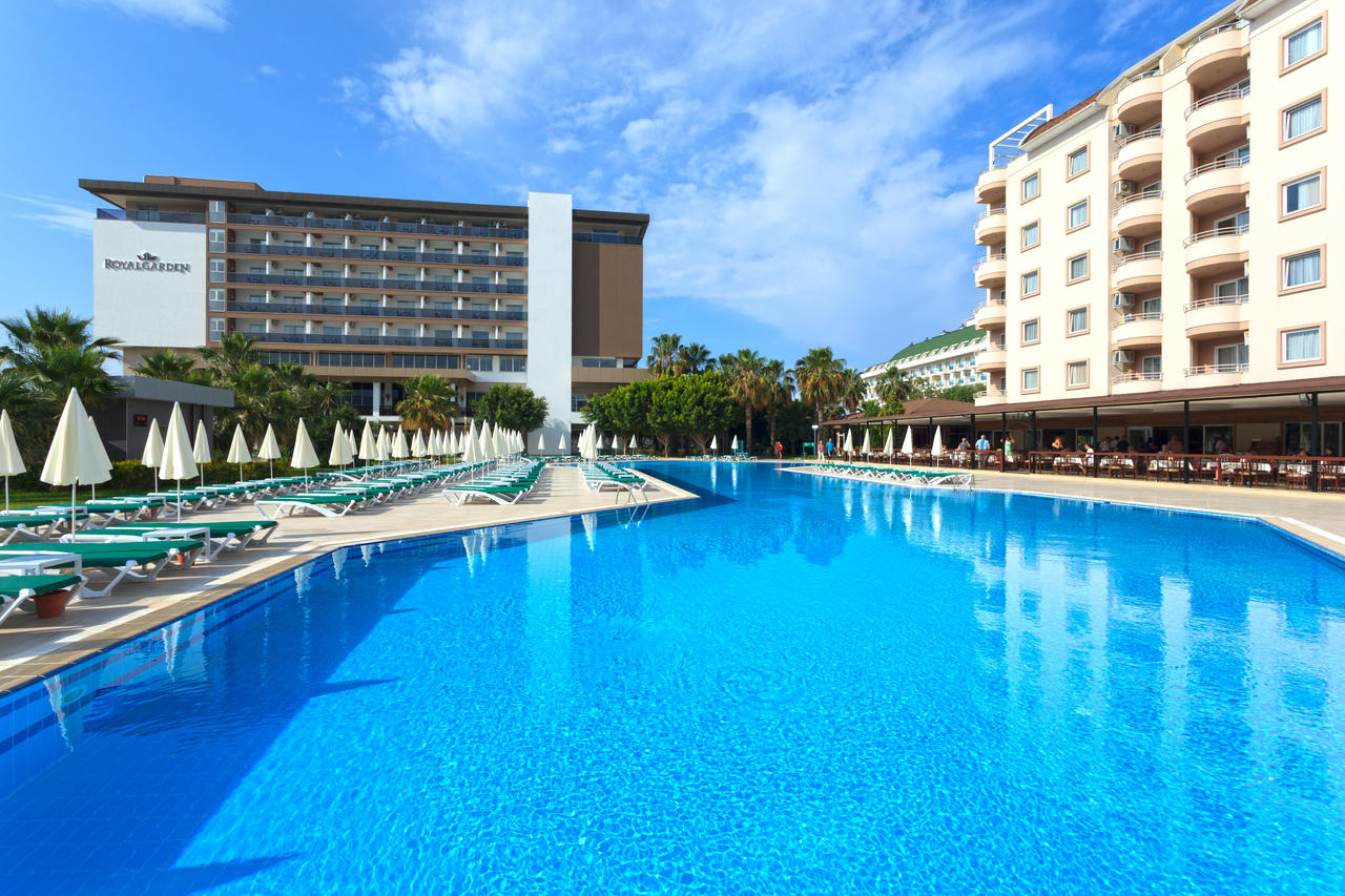 Турция аланья роял. Отель Роял Гарден Турция. Royal Garden Beach Hotel 5. Турция отель Роял Гарден Селект отель 5 Аланья. Отель Роял Гарден Бич Алания 5.